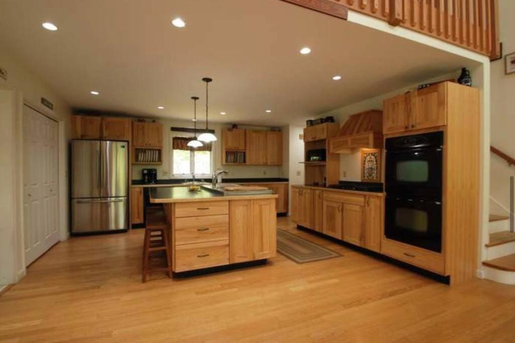 Beautiful Spacious Home W/ Game Room. Gilford Extérieur photo